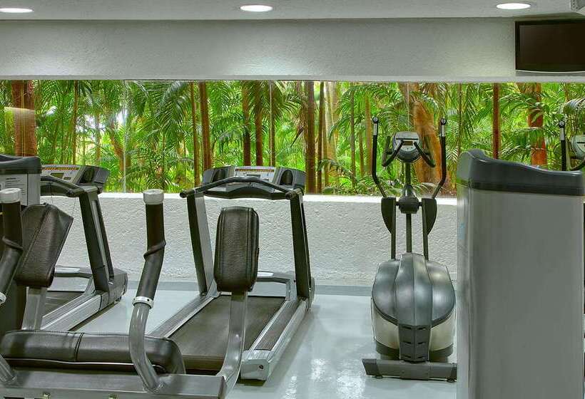 استراحتگاه Las Brisas Ixtapa