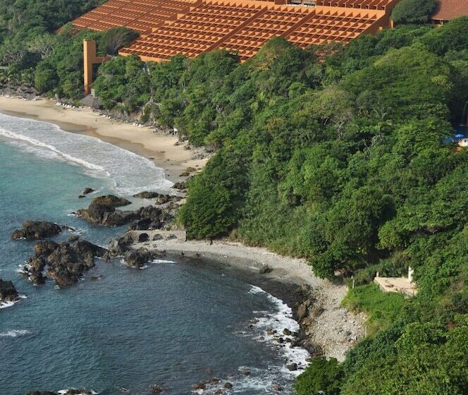 استراحتگاه Las Brisas Ixtapa