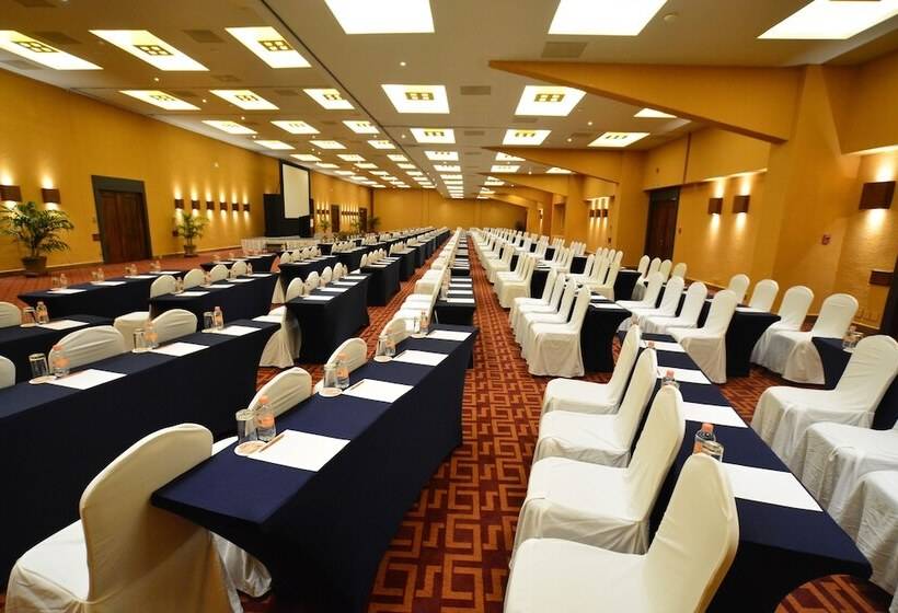 استراحتگاه Las Brisas Ixtapa