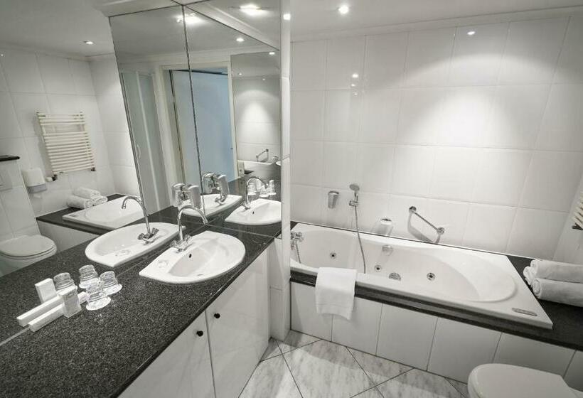 ホテル Amrâth  & Thermen Born Sittard