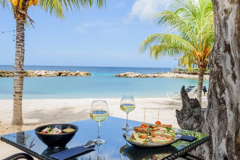 هتل Curacao Avila Beach