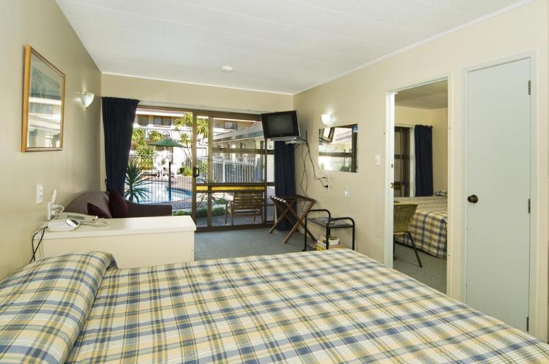 Fotos del hotel Dukes Midway Lodge:  11