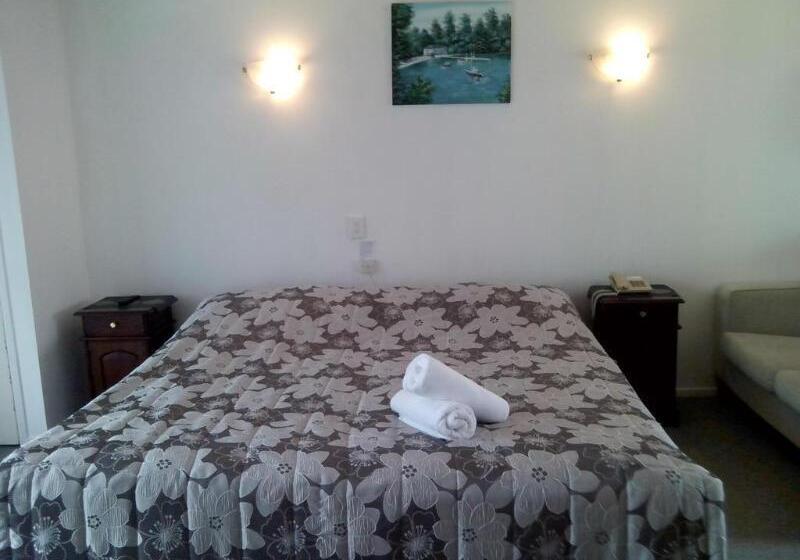 Fotos del hotel Dukes Midway Lodge:  9