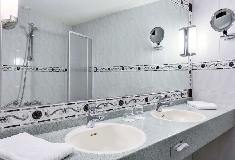 هتل NH Arnhem Rijn