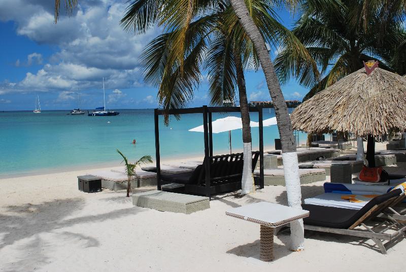 Talk Of The Town Beach Hotel & Beach Club By Gh Hoteles