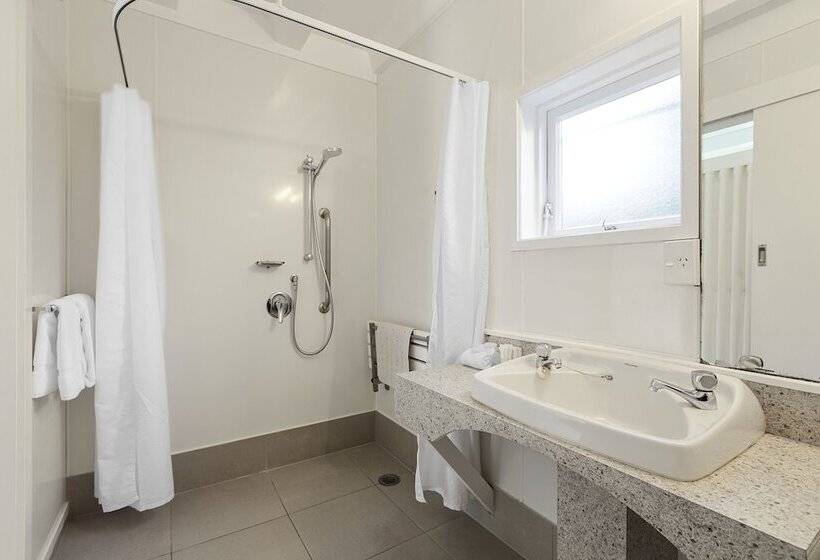 The Parnell Hotel & Conference Centre