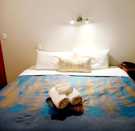 Academy Lodge Motel