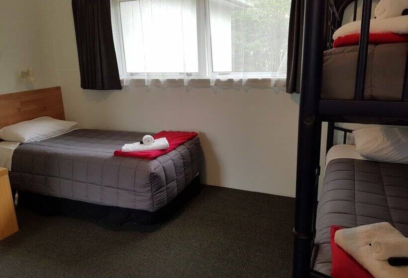 Courtesy Court Motel