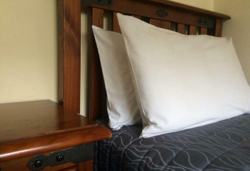 Otel Aaron Court Motor Inn