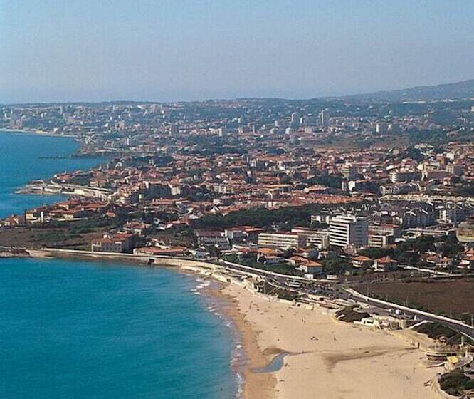 هتل Carcavelos Beach