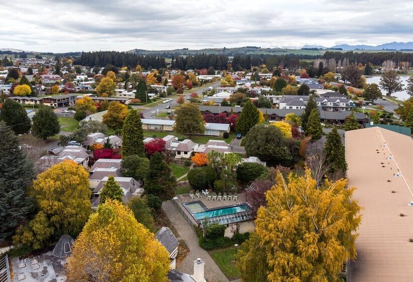 Distinction Te Anau Hotel & Villas