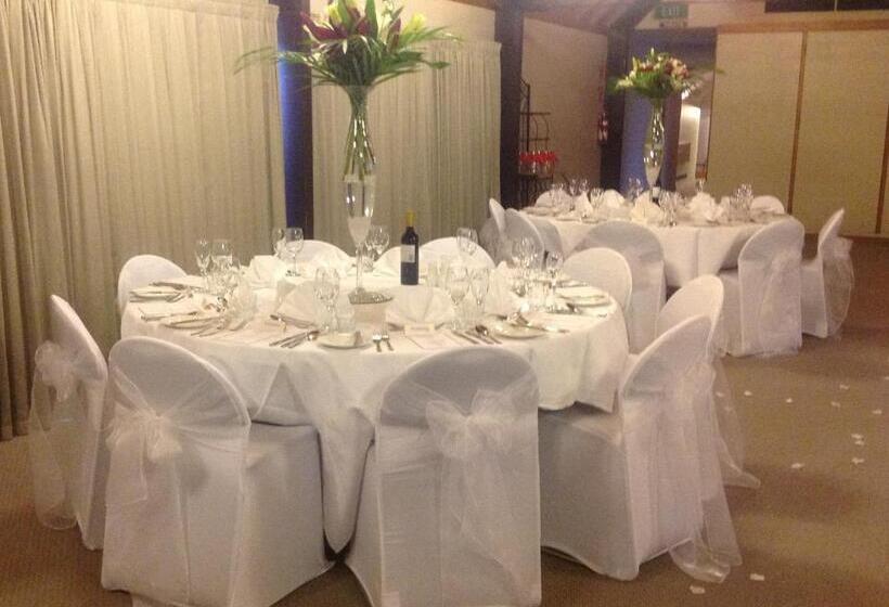 Отель Dunedin Leisure Lodge  Distinction