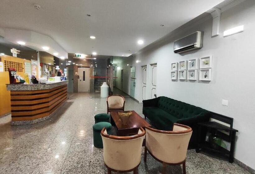 Fotos del hotel Residencial Centro Comercial Avenida Bragashopping:  21