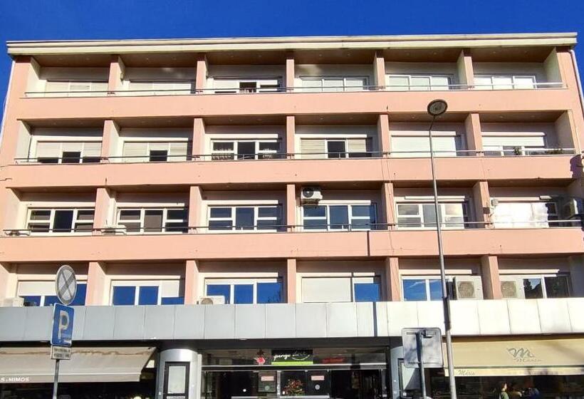 Fotos del hotel Residencial Centro Comercial Avenida Bragashopping:  9