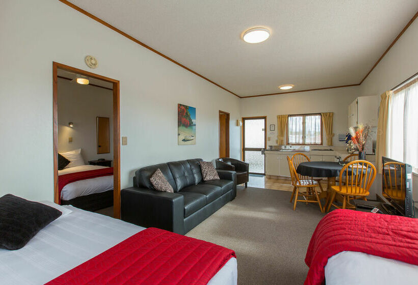 هتل Summit Motor Lodge