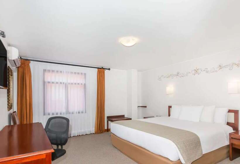 هتل Costa Del Sol Wyndham Cusco