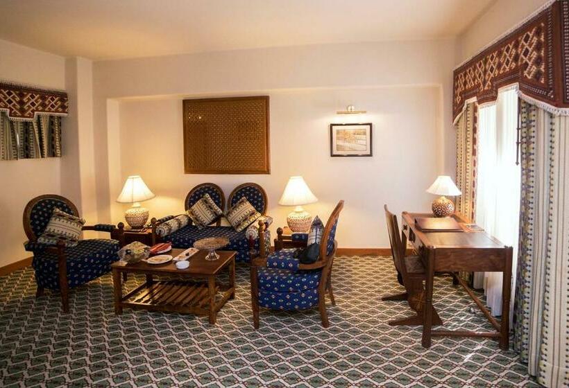 هتل Quetta Serena