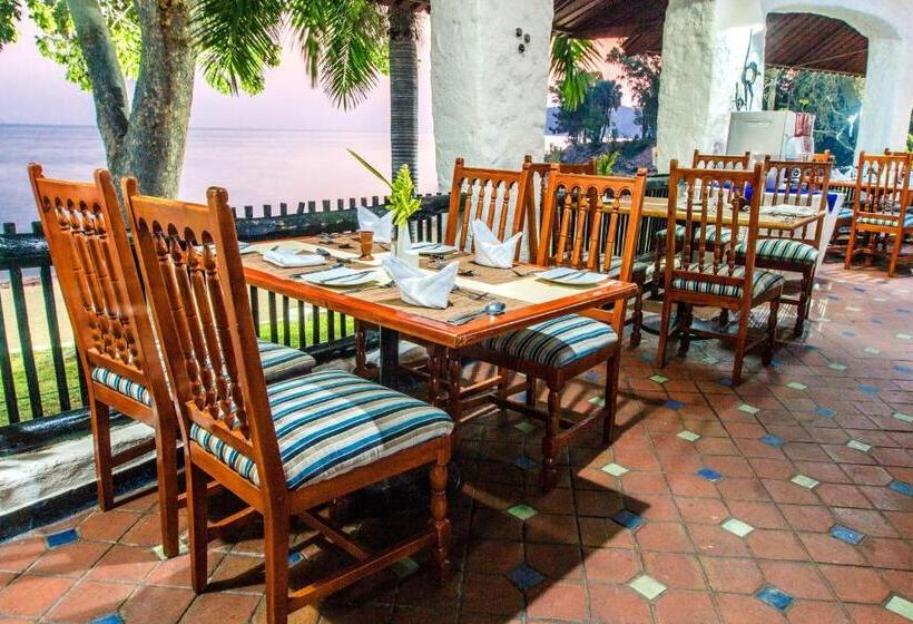 Caribbea Bay Resort