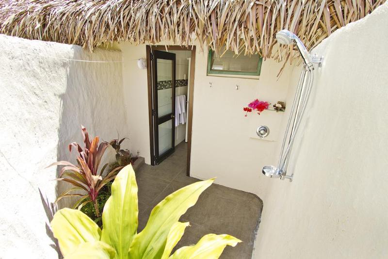 هتل Manuia Beach Resort