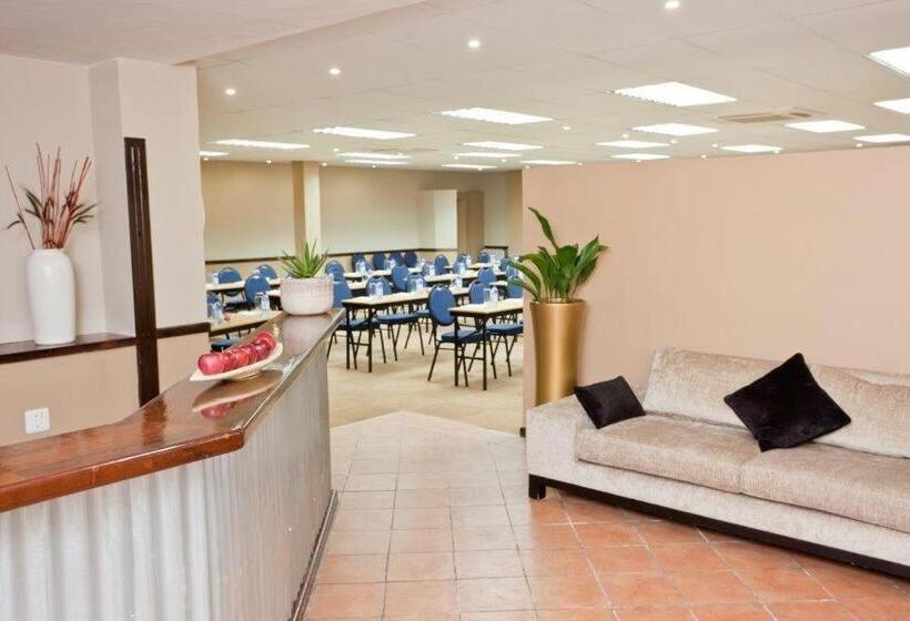 هتل Oudtshoorn Inn
