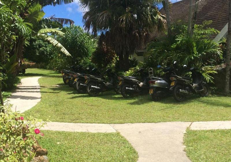 هتل Palm Grove