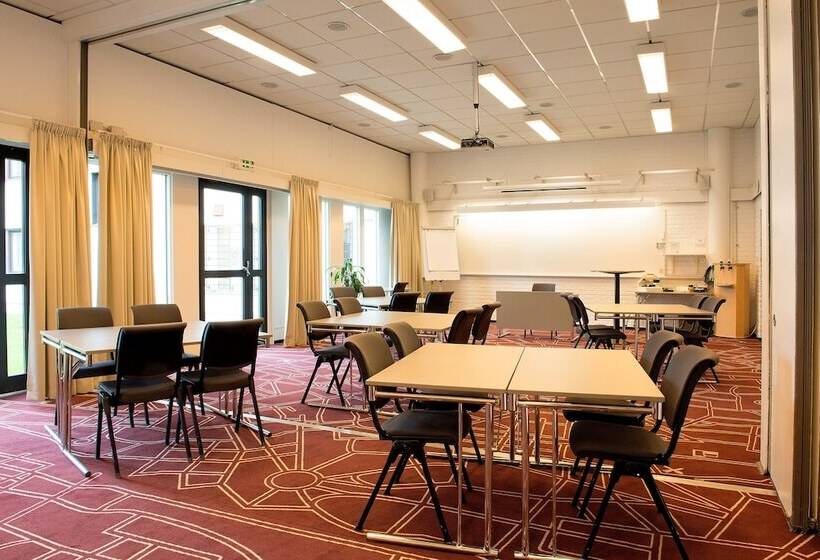 هتل Scandic Uppsala Nord