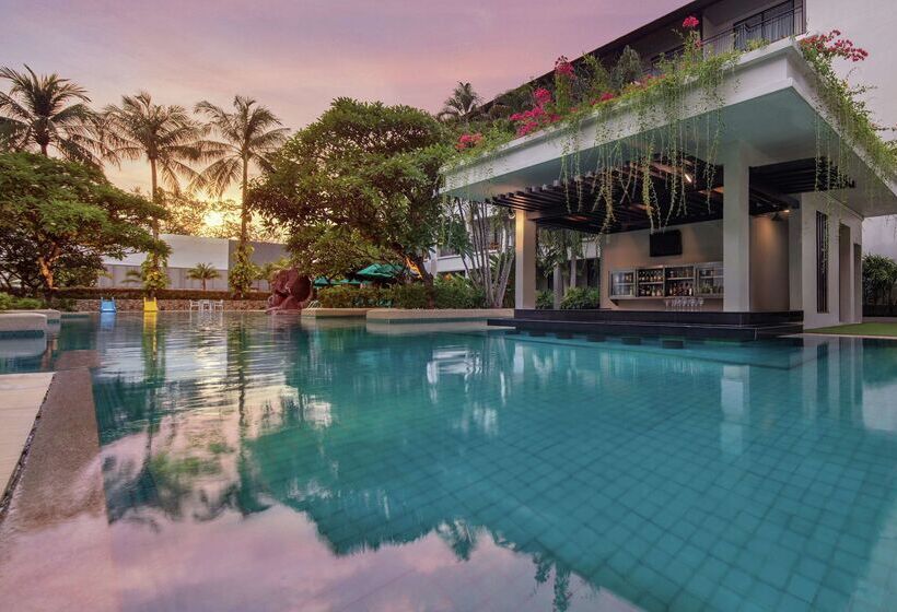 Doubletree By Hilton Phuket Banthai Resort