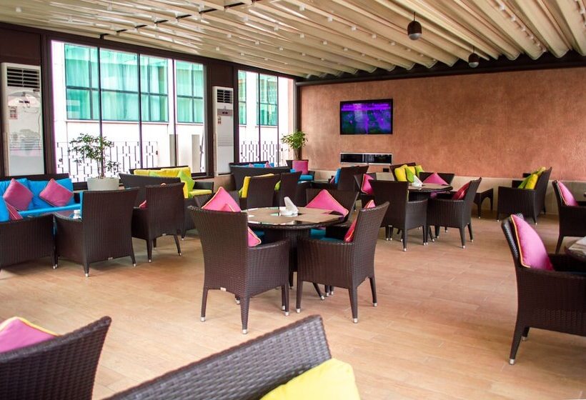 هتل Crowne Plaza Jeddah, An Ihg