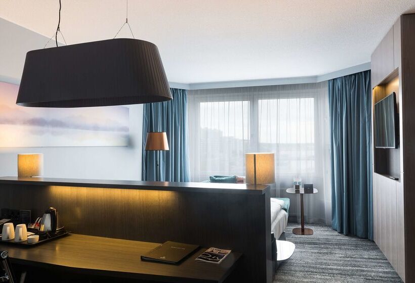 فندق Hilton Helsinki Strand