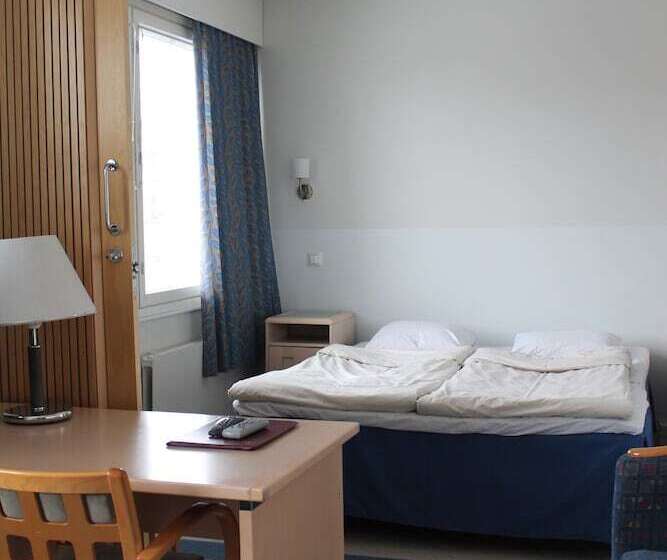 Hotel Li Pietari Kylliäinen