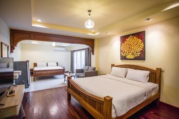 Prince Hotel Chiang Mai