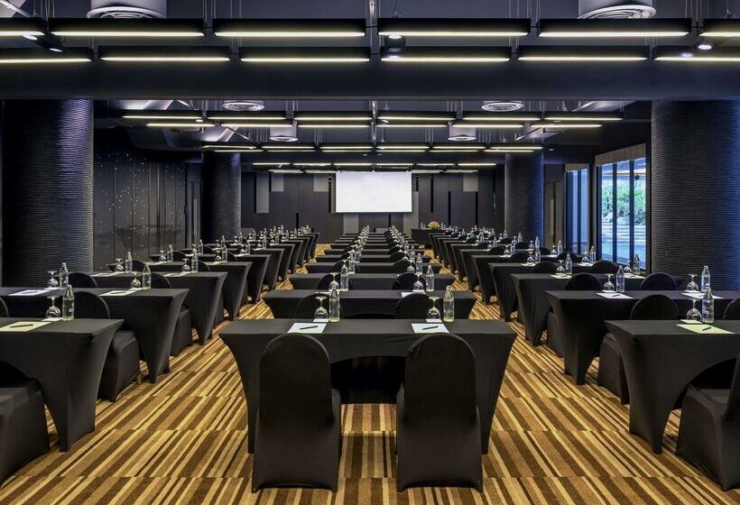 هتل Pullman Phuket Karon Beach Resort