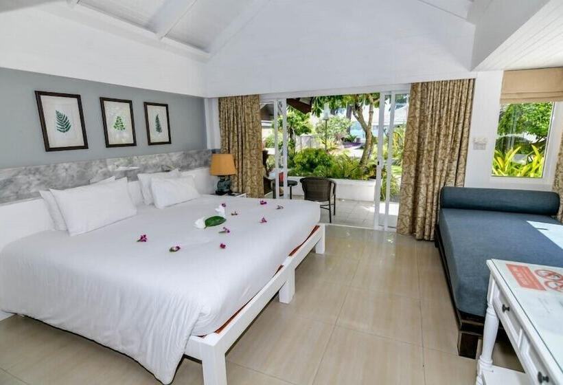 هتل Thavorn Beach Village Resort & Spa Phuket