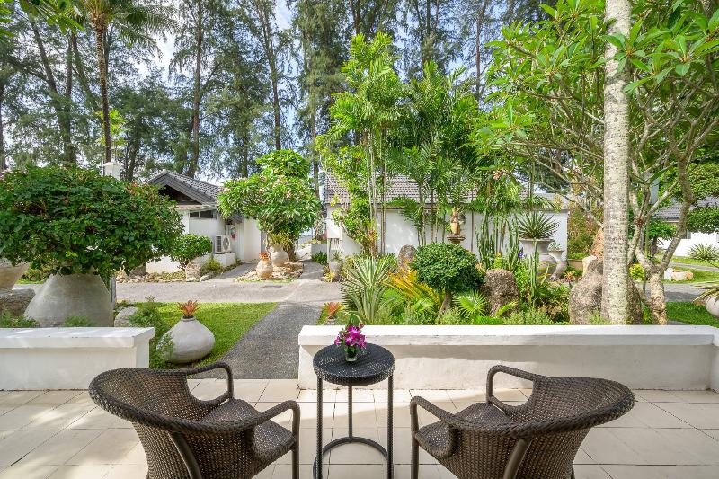 هتل Thavorn Beach Village Resort & Spa Phuket
