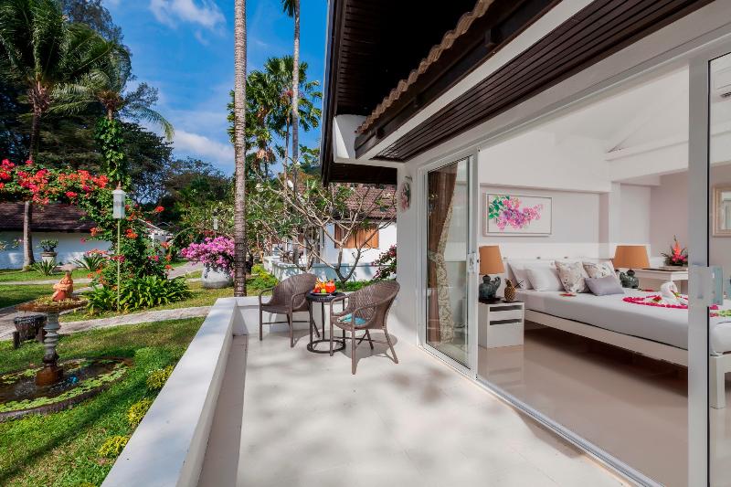 هتل Thavorn Beach Village Resort & Spa Phuket