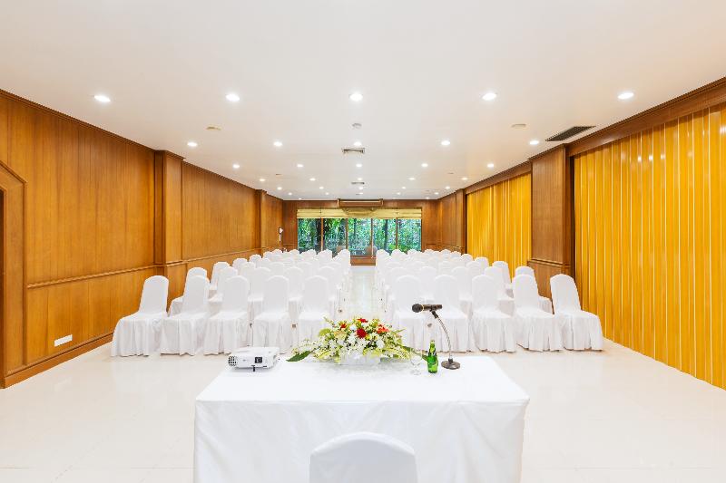 هتل Thavorn Beach Village Resort & Spa Phuket
