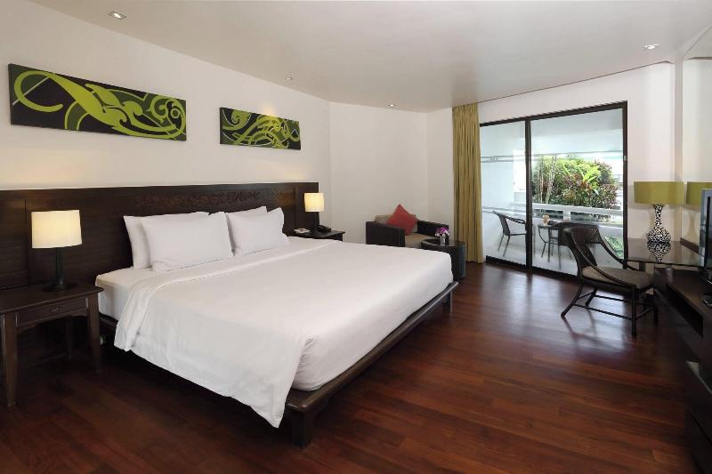 Le Meridien Phuket Beach Resort