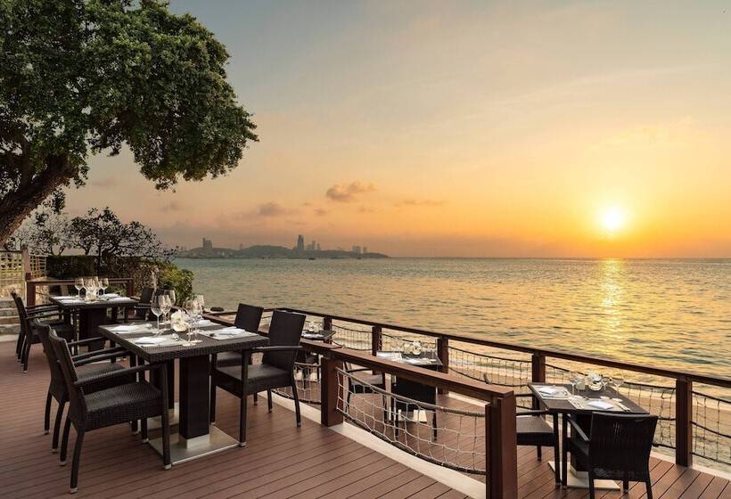 استراحتگاه Dusit Thani Pattaya