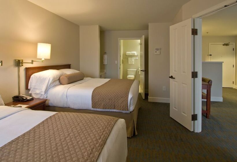 Ashland Hills Hotel & Suites