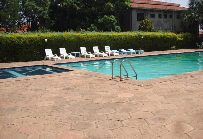 هتل Acholi Inn