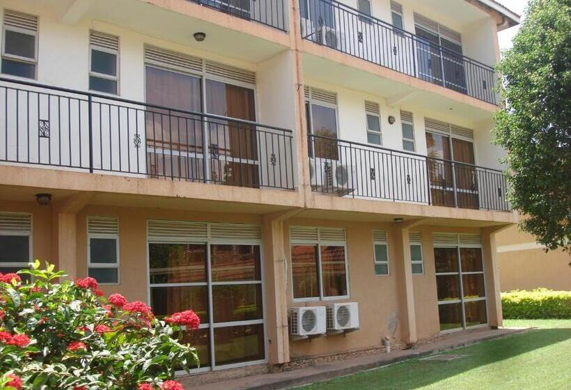هتل Acholi Inn
