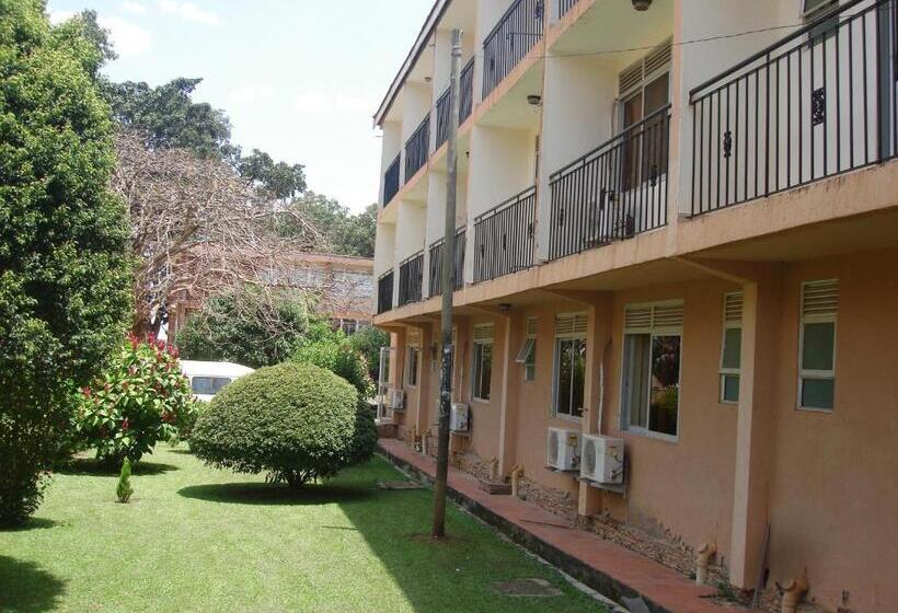 هتل Acholi Inn