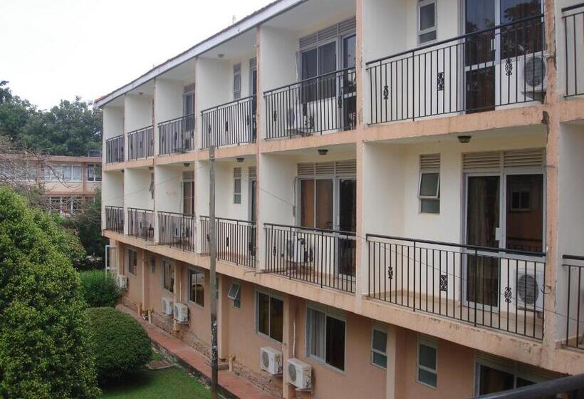 هتل Acholi Inn