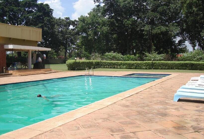 هتل Acholi Inn