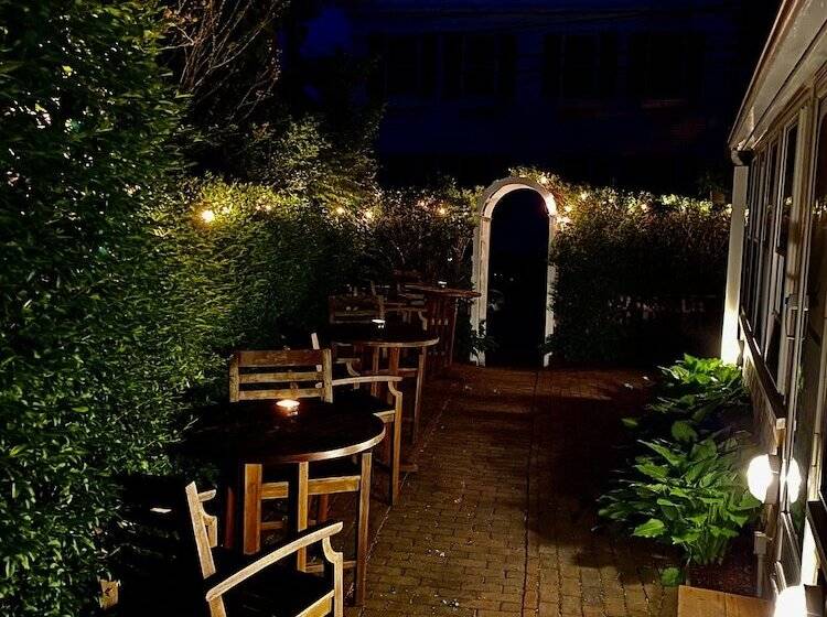 هتل Anchor Inn