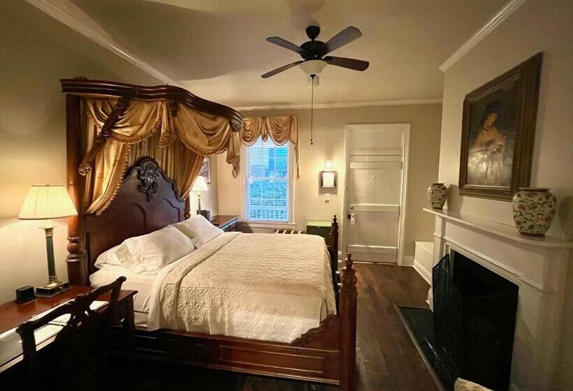 فندق Anchuca Historic Mansion & Inn