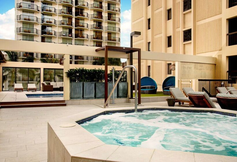 בית מלון כפרי Aston Waikiki Beach Tower