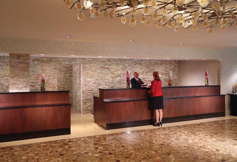 هتل Atlanta Airport Marriott