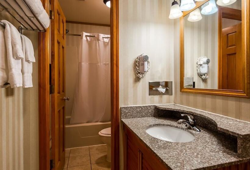 فندق Best Western Adirondack Inn