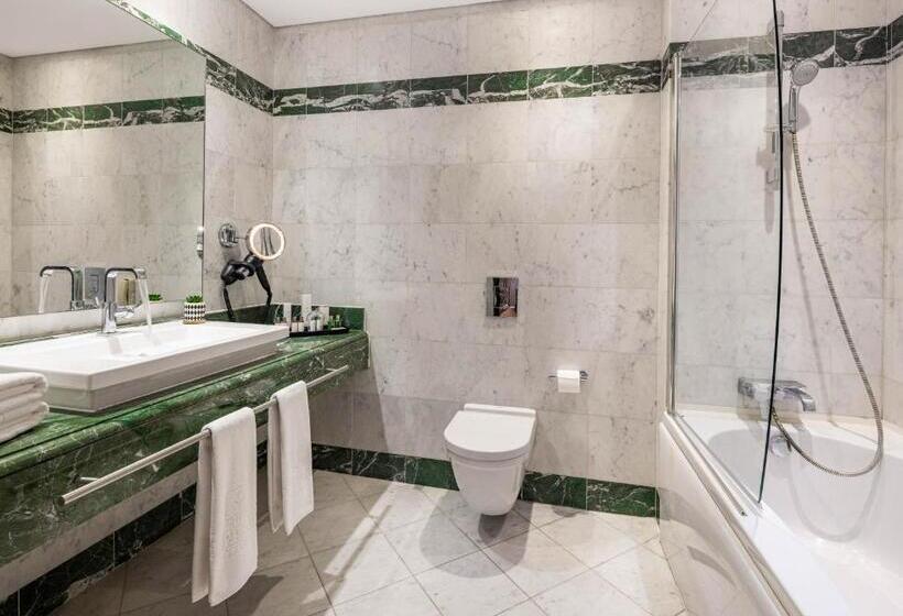 هتل Celik Palace Convention Center Thermal Spa